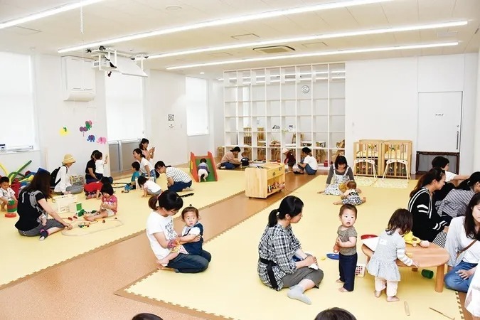 第1日曜には「プロジェクションマッピング」も上映