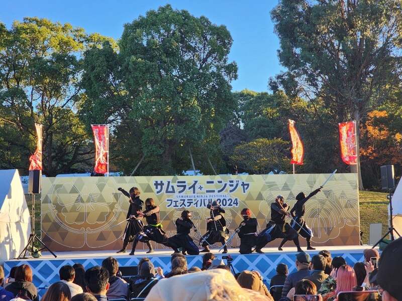 昨年度の徳川家康と服部半蔵忍者隊の演武の様子