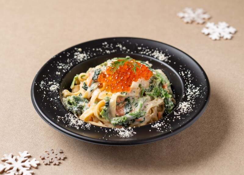 【スモークサーモンと北海道産いくらのクリームソースフェットチーネ】 1,650円