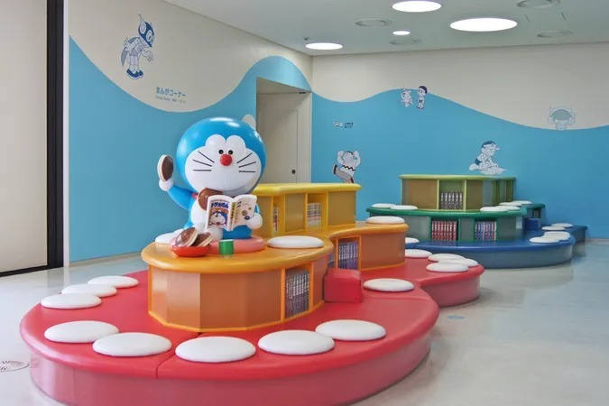 「みんなのひろば」には、藤子・F・不二雄先生の作品を自由に楽しめる「まんがコーナー」もあります