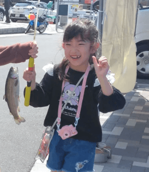 ニジマスのつかみ取り体験&塩焼き