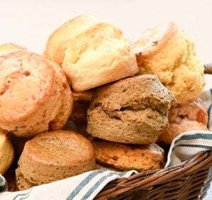 神奈川<ティー・イソブチカンパニー> スコーン各種 (プレーン・アールグレイ・いちご・バナナココア) 1袋(2個入)601円