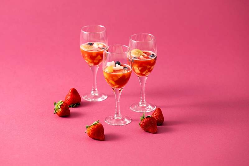 フルーツたっぷり苺のスープ