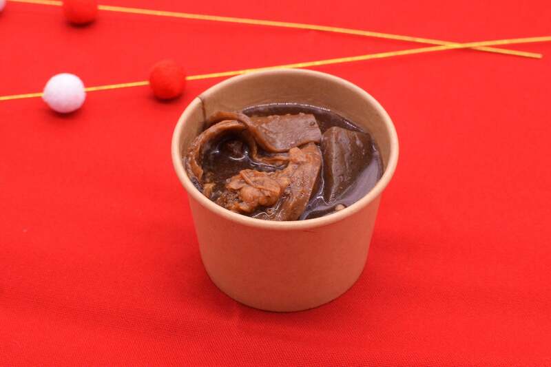 牛すじ煮込 500円(税込)