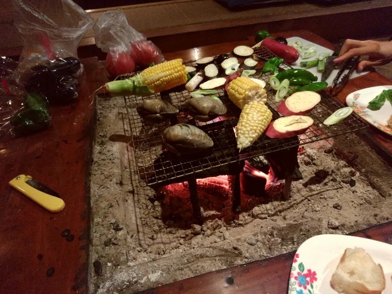 魚介類や野菜の炉端焼きのほか、一品料理も味わえます