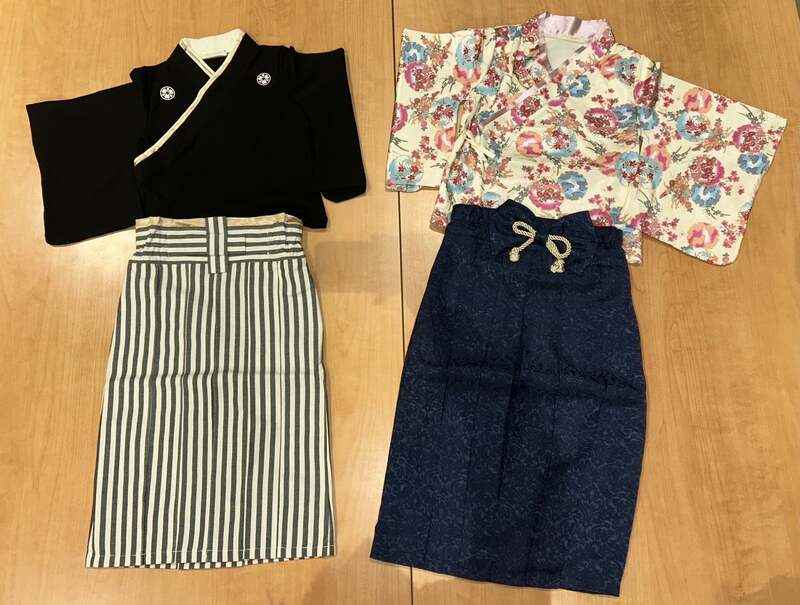 【ポニーに乗って年賀状写真を撮ろう】貸出用袴デザイン。サイズは100/110/120のみです。