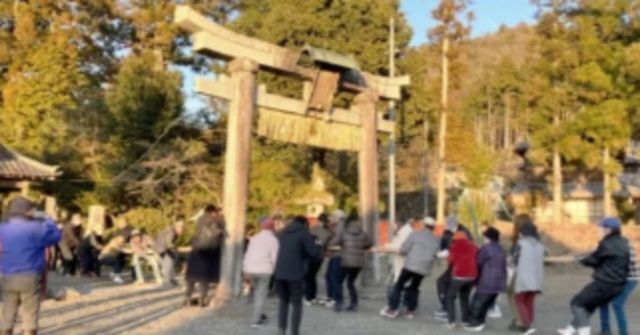 大送神社の綱引き