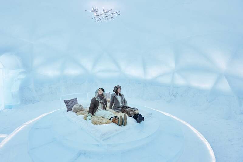 「氷のホテル」