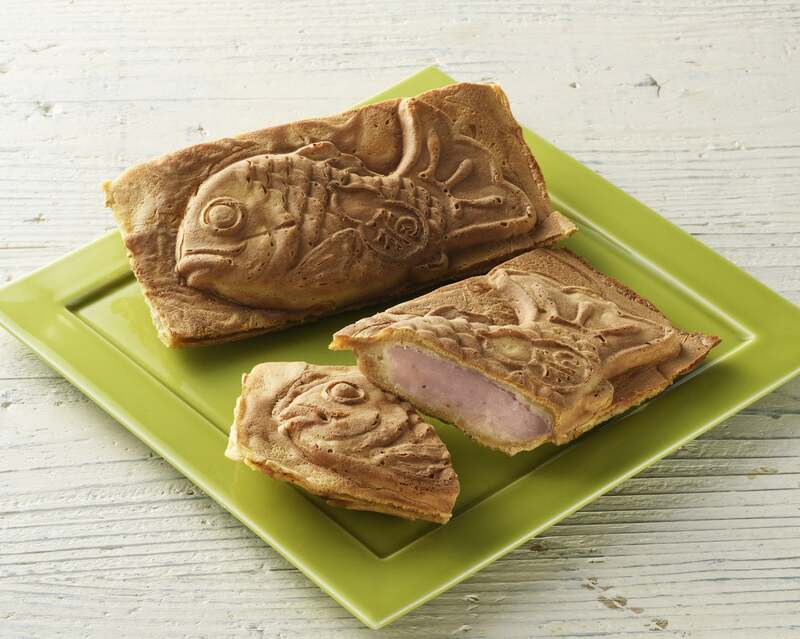 〈有職たい菓子本舗・天音〉 たい菓子いちごあん 381円