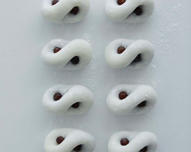 〈季のせ〉80000(はちまん)大福 260円