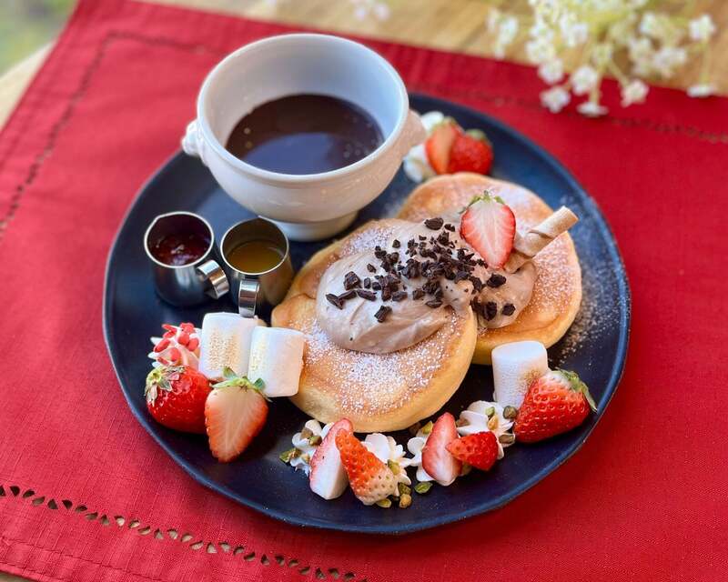 「贅沢いちごのチョコフォンデュぱんケーキ」(イメージ)