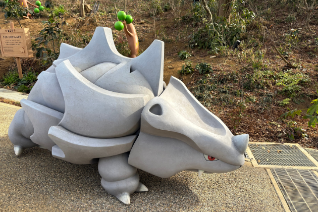 サイホーンの背中に乗って記念撮影もOK!