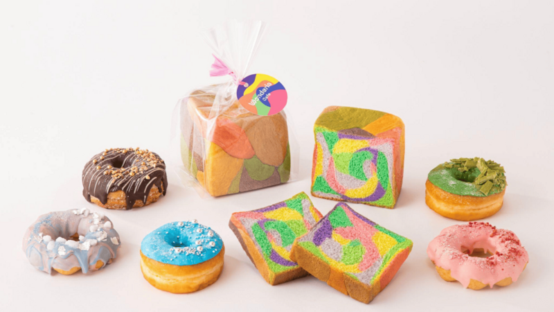 テイクアウトオンリーの「ワンダリアブレッド」(中央)。どんな模様が出るのかはお楽しみに!