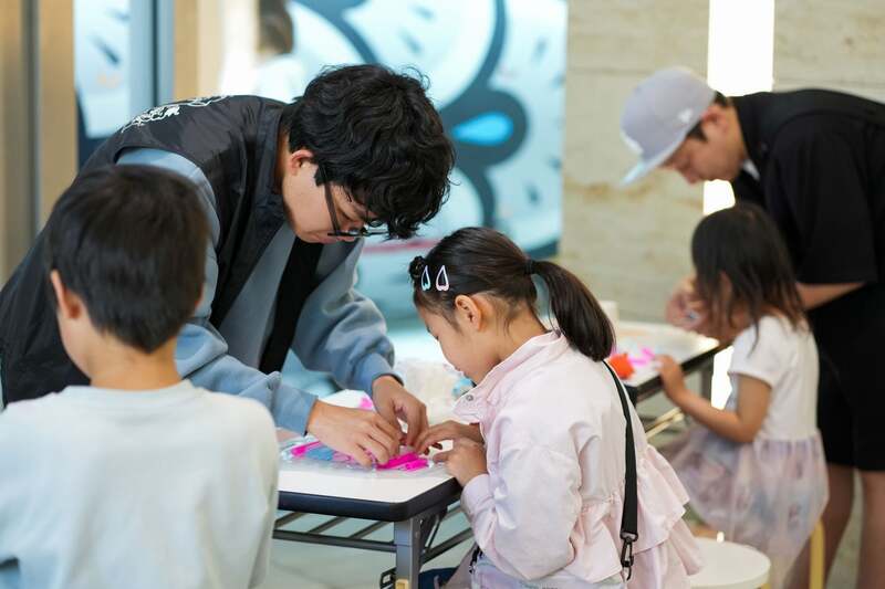 最新技術で視線を見える化!「ふしぎなたてもののデザイン工作」昨年の様子