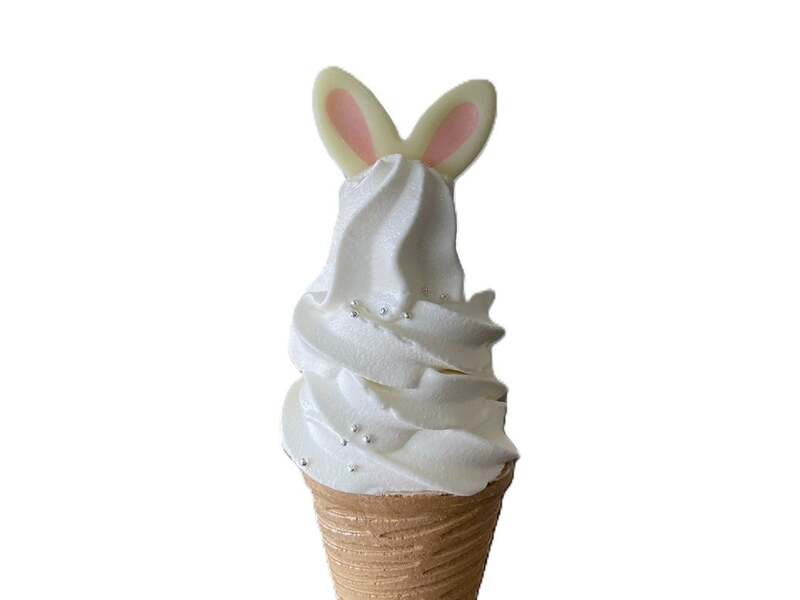 ピーターのうさみみソフト 650円(コアラ島バーガー・石窯ピッツァ工房)