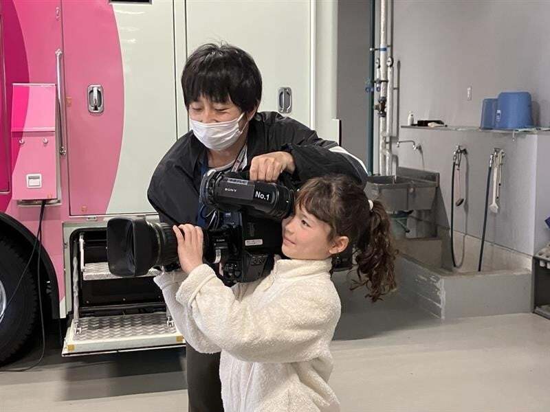 中継車見学の様子