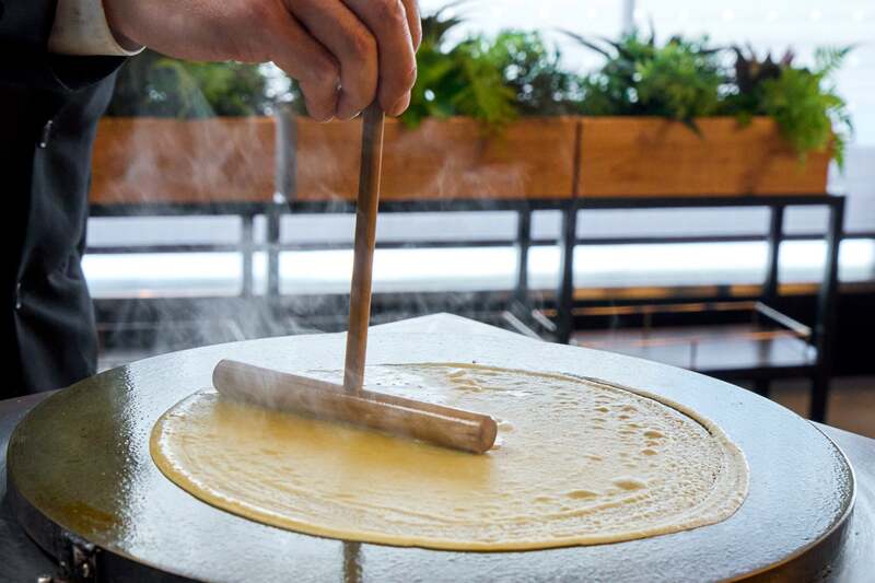 焼き立てクレープ