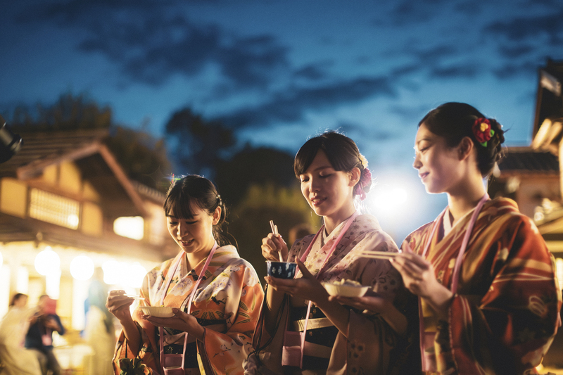 好きな着物に着替えて、江戸のまちを散策♪