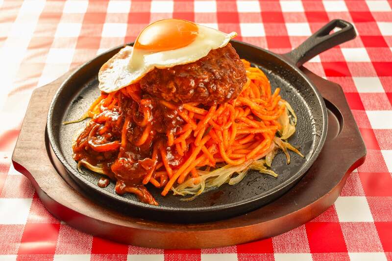 デミたまハンバーグナポリタン