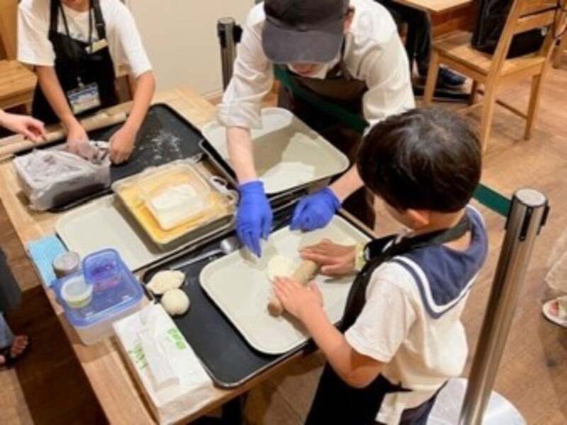 2025年実施の様子:「セスト」でのパン屋さん体験