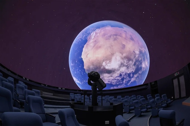 無理のないゆったりとした姿勢で美しい星空が楽しめます