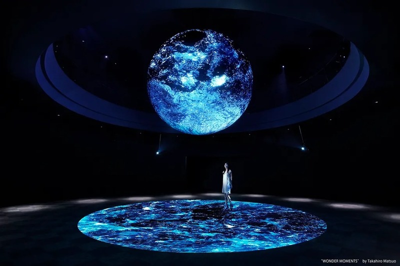 宇宙から星を眺めるような空間アート体験「ワンダーモーメンツ」