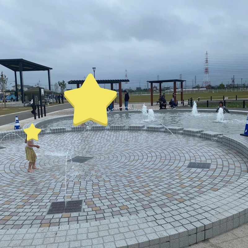 水深約25cmと浅いため、小さな子供も楽しめるのが魅力(ユーザー投稿画像)