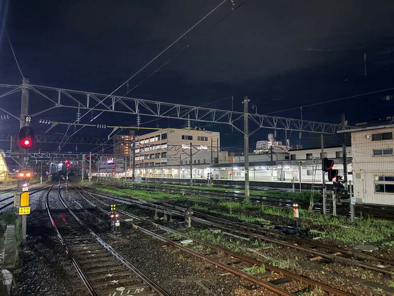 夜の秋田駅構内(イメージ)