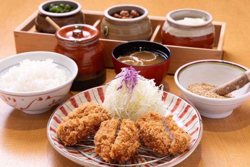 熟成ひれかつランチ(三個) 1,749円