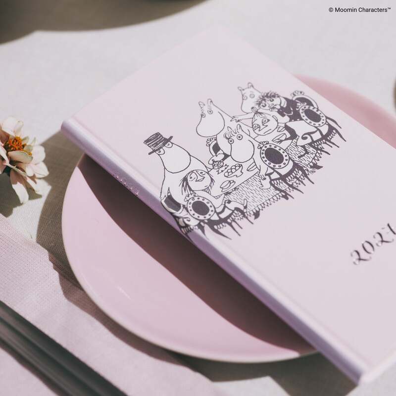週間手帳weeks「テーブルをかこんで」 (C)Moomin Characters(TM)