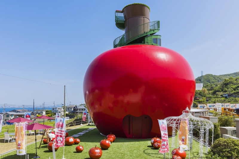 りんご型展望シアター「HELLO KITTY APPLE HOUSE」