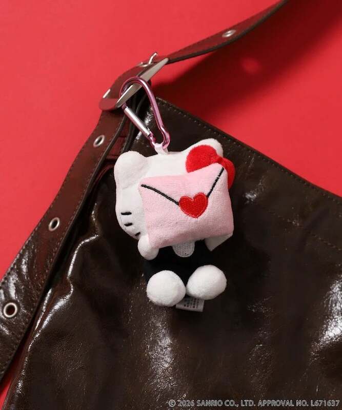 “HELLO KITTY”目隠し ぬいぐるみチャーム