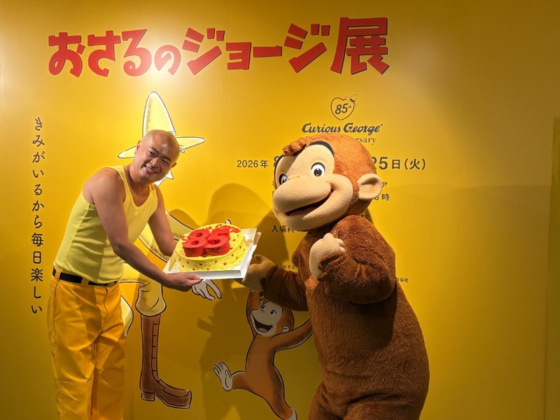 サプライズであばれる君からジョージへケーキをプレゼント!