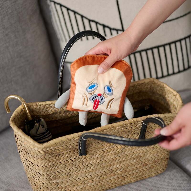折りたたむとぬいぐるみに変身