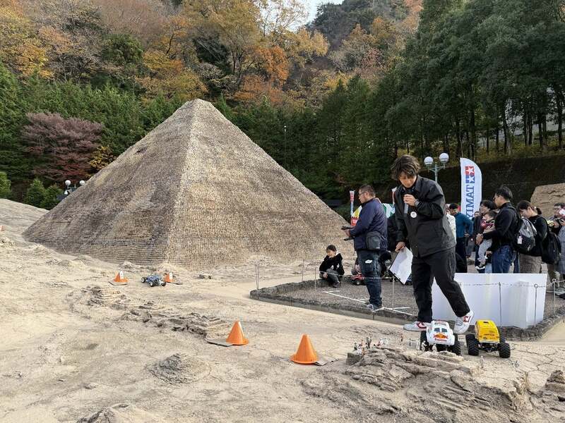 「ピラミッド砂漠」走行の様子