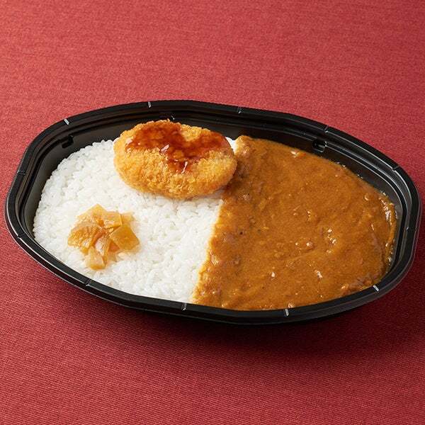 ファミリーマート「30種類以上のスパイスが決め手のこだわりカレー(コロッケ付き)」