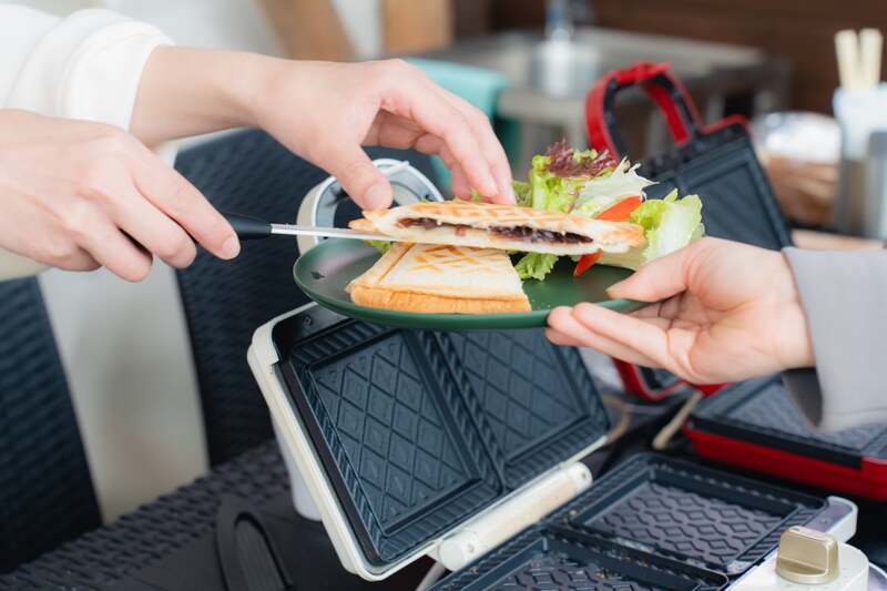 ホットサンドメーカーを使った体験型モーニング