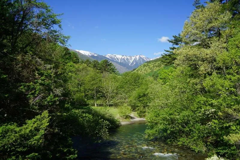 北アルプス常念岳・蝶ヶ岳を源とする烏川渓谷沿いに広がる烏川渓谷緑地