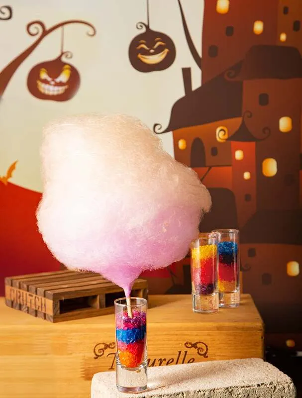 オレンジとパープルのざらめで作るハロウィン限定の綿菓子体験コーナーイメージ