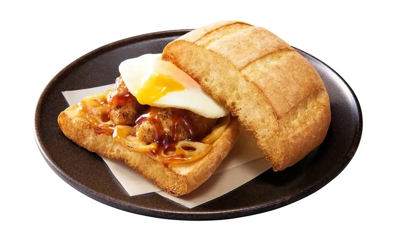 サンマルクカフェ「サンマルクホットサンド 月見テリヤキつくね」