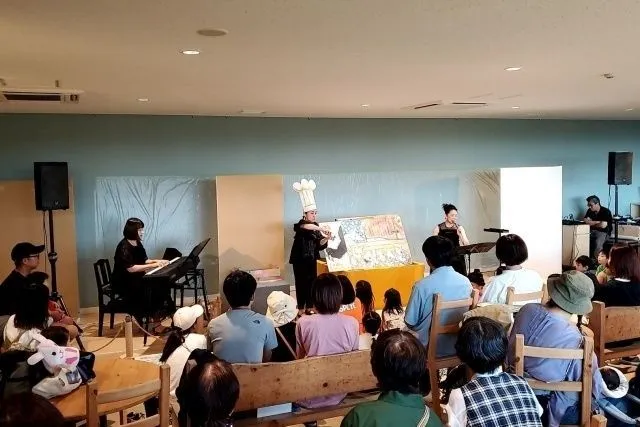 アクロス・ミュージックキャラバン in 大牟田市ともだちや絵本美術館