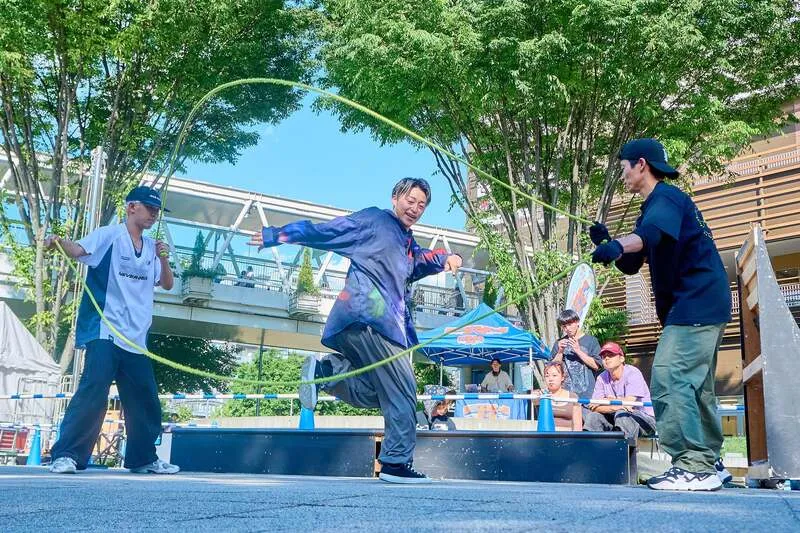 アーバンスポーツの迫力あるステージパフォーマンスの様子