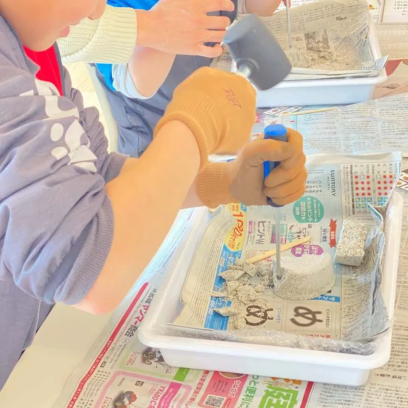 ざくざく発掘体験の様子