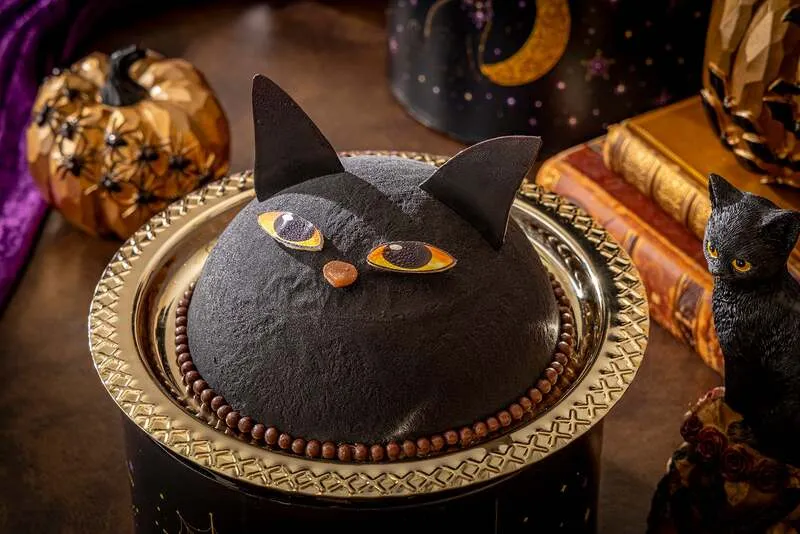 黒猫モチーフのスイーツ「真夜中の黒猫」