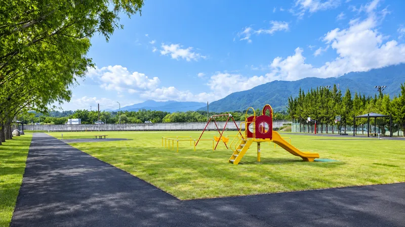 10月4日にオープンする芝生広場