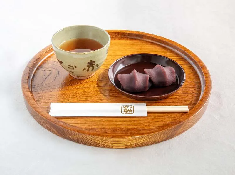 赤福餅2個(ほうじ茶付き・400円)