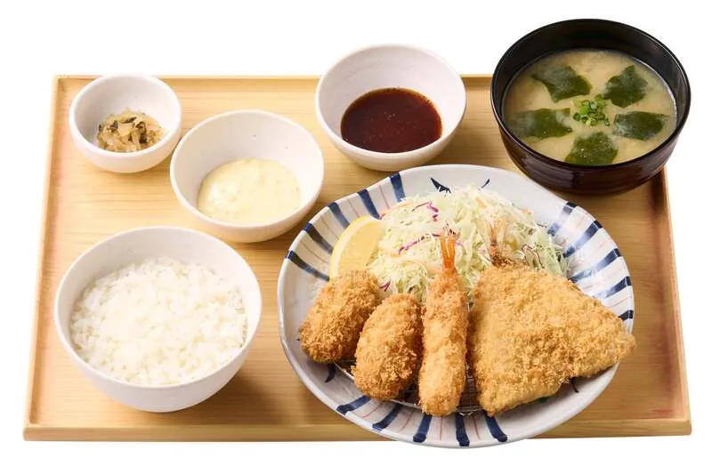 やよい軒「〜濃厚な海の恵み〜かきフライミックス定食」