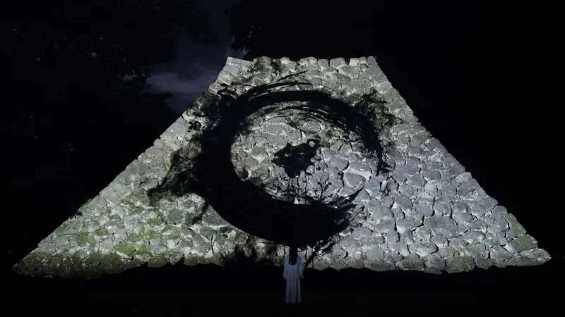 teamLab《Enso on Ancient Stone Wall》(過去の展示風景)