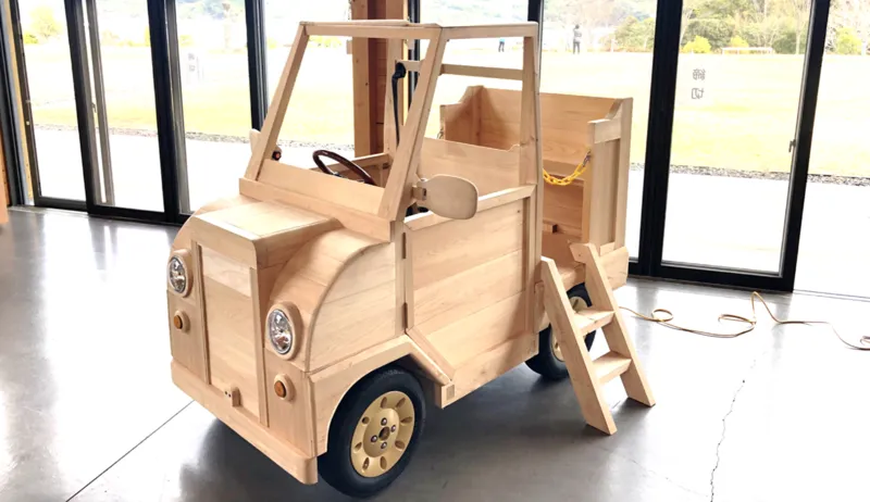 木製電気自動車(大阪産業大学)