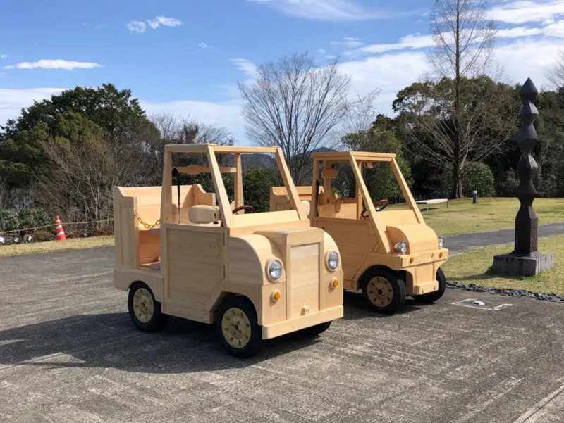 木製電気自動車(大阪産業大学)2